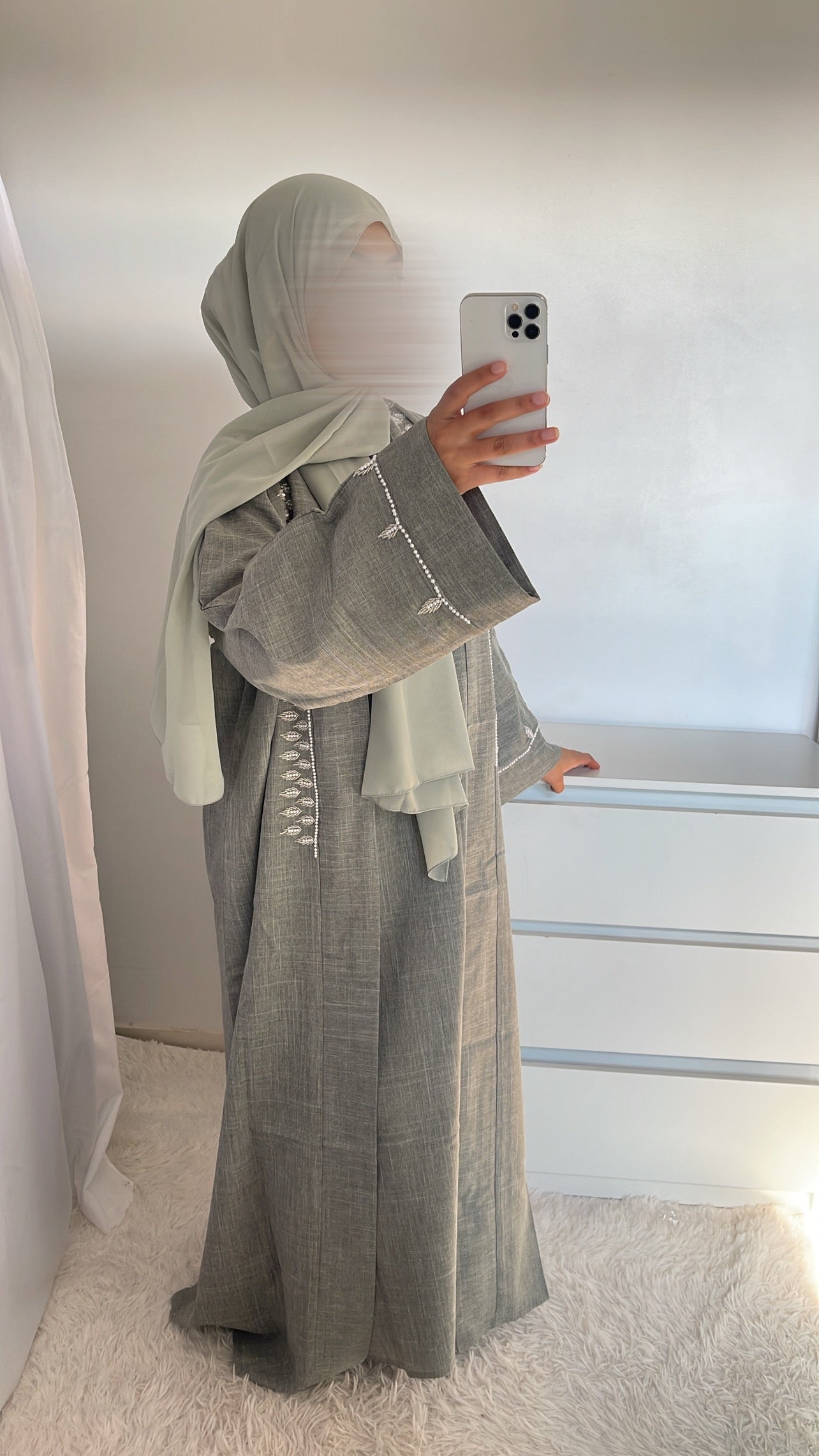 Abaya Mira