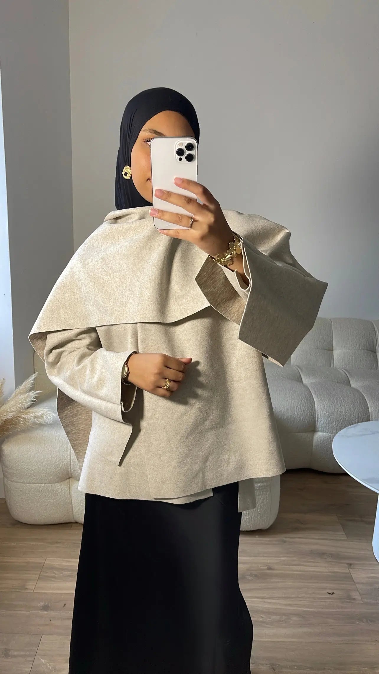 Cape Hanan beige CM Outfit