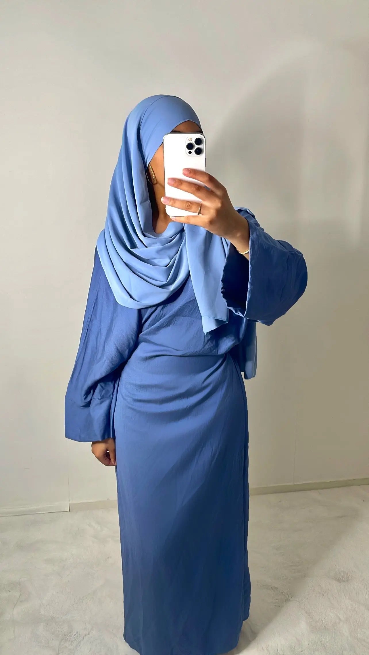 Voile à nouer bleue CM outfit